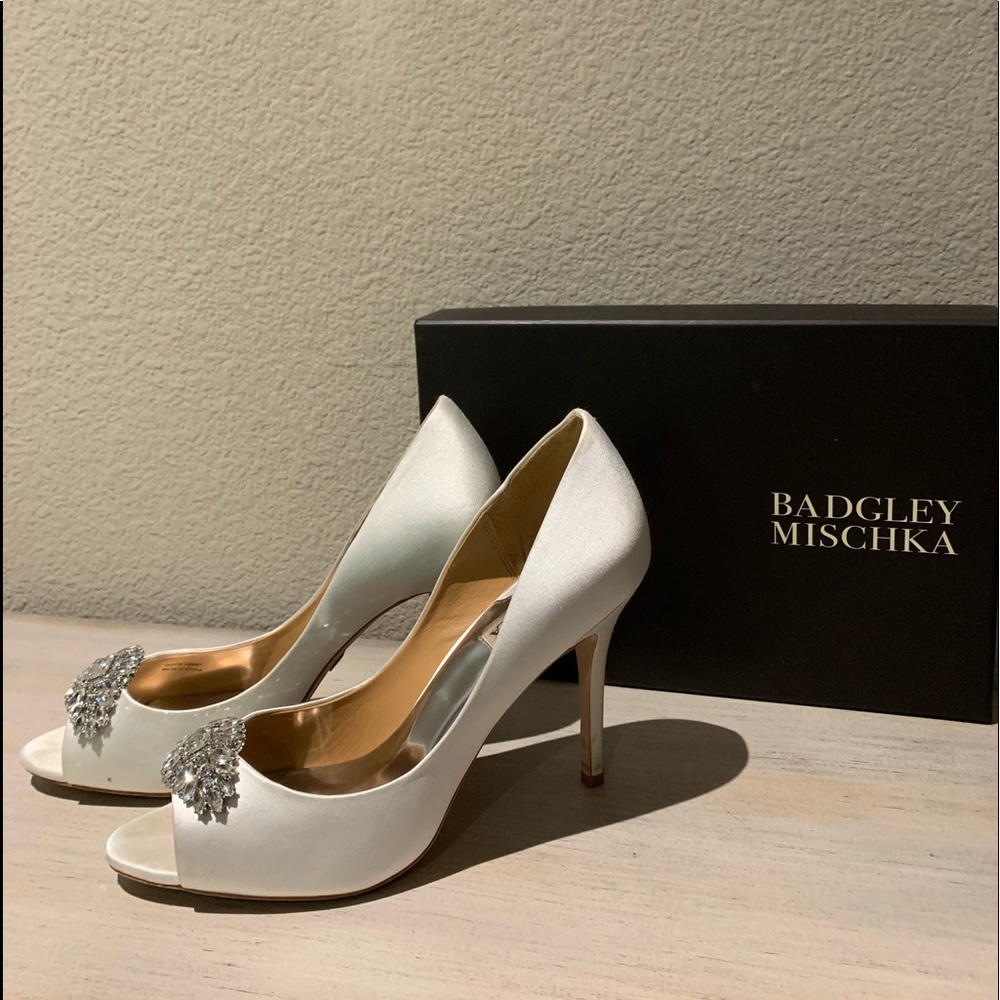 Badgley Mischka dress/wedding heels